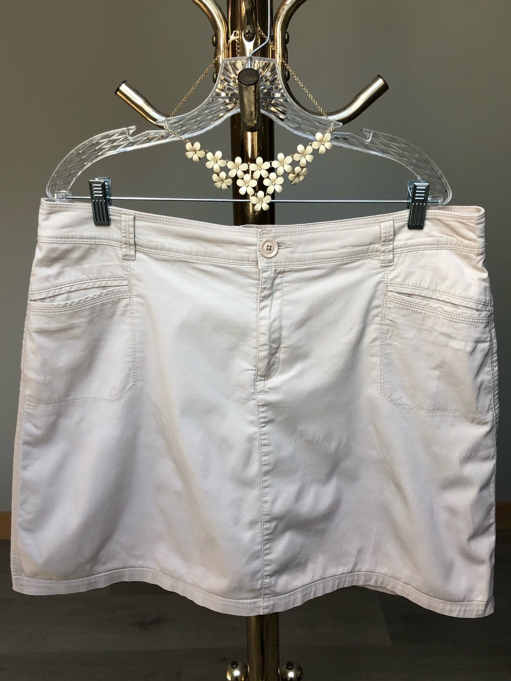 Croft & Barrow Light Khaki A-Line Stretch Skort Size 18